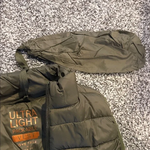 Love Tree Olive Puffer‎ Vest - Medium - Picture 7 of 10